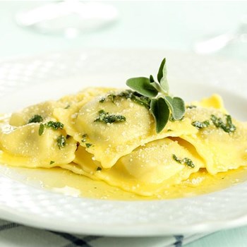 Ravioli burro e salvia