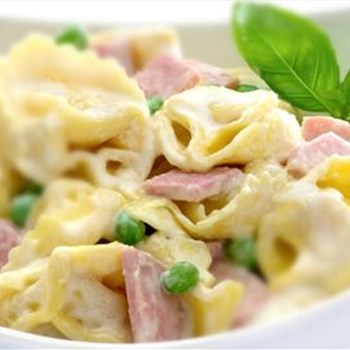 Tortellini piselli e cotto